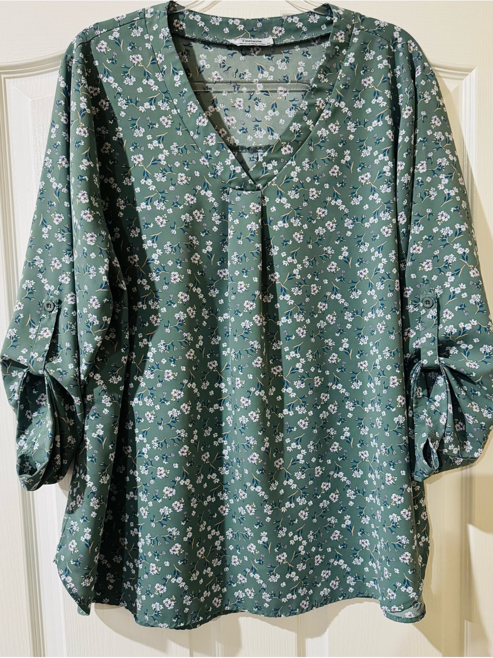 Youtalia Womens V-Neck Blouse Women's XXL Roll Tab Sleeve Flowy Top Green Floral